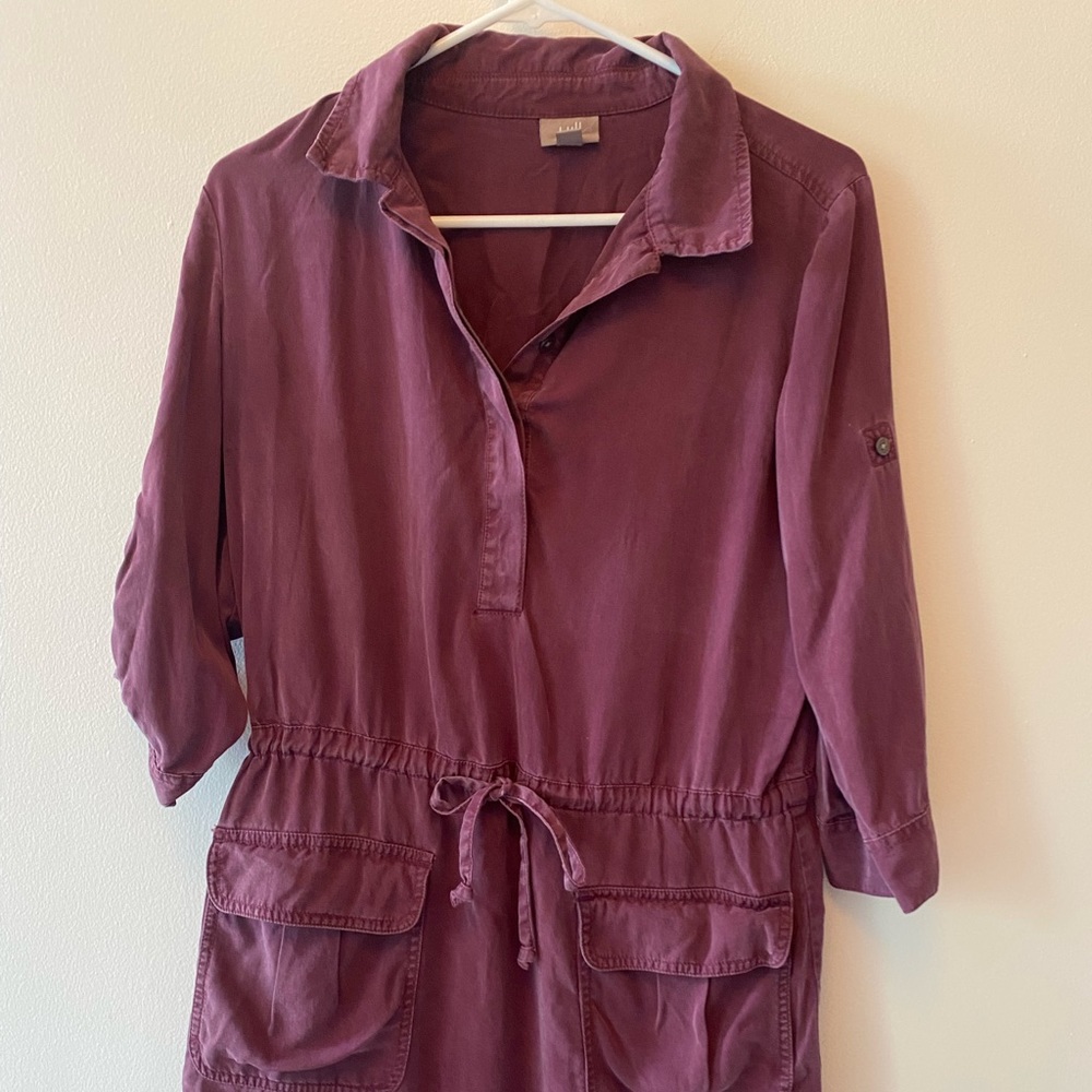 Romper in raspberry with button-up sleeves